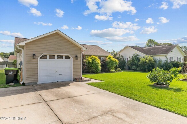 Building Photo - 131 Oakley Dr