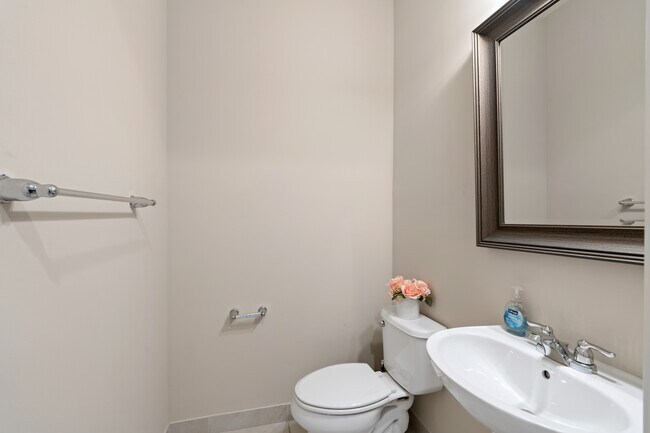 Building Photo - 10103 Akenside Dr