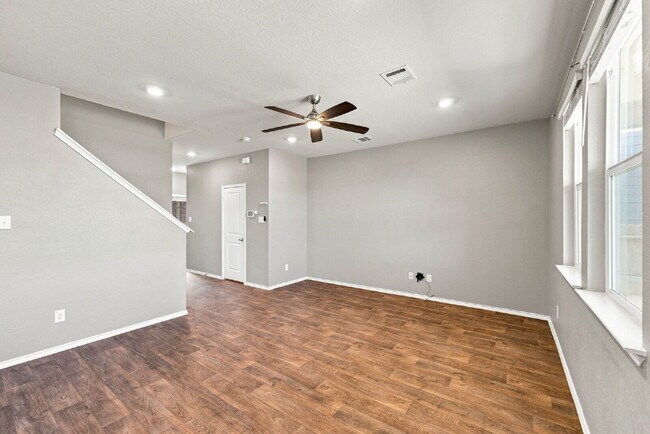 Building Photo - 3319 Angus Crossing