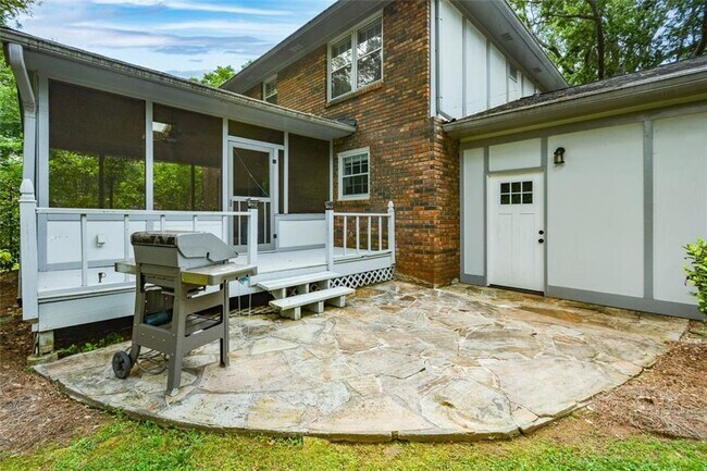 Building Photo - 435 Stonebridge Dr