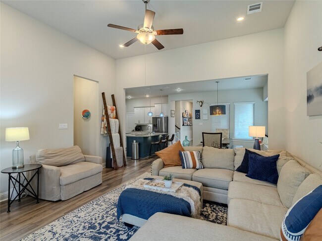 Building Photo - 10923 Texas Rose Dr