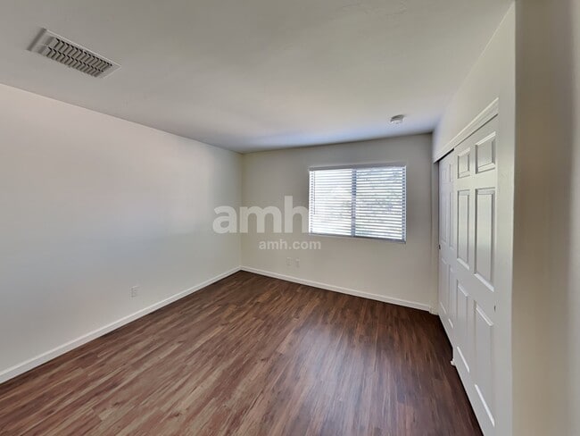 Building Photo - 786 W Cholla Crest Dr