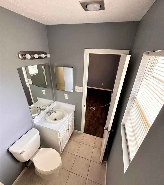 Building Photo - 2321 Gladys St, Beaumont TX 77702