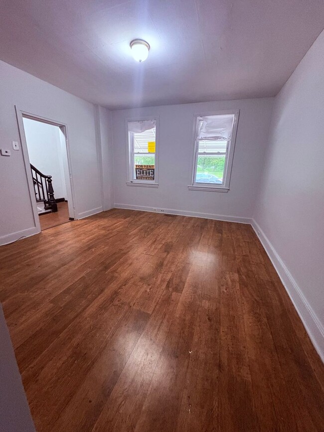 Building Photo - Section 8 Allowed-4 Bedroom 1 Bath House, Garage, Fenced Yard-York City SD