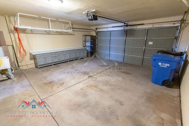 Building Photo - 5513 E Terry Dr