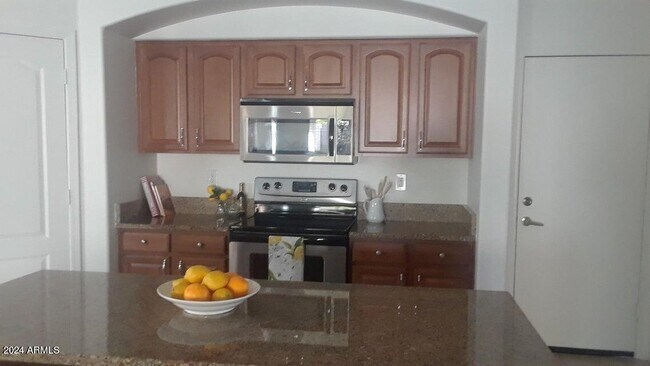 Building Photo - 2812 E Questa Dr