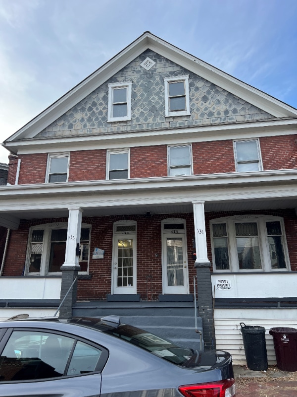 Building Photo - 133 Arch St