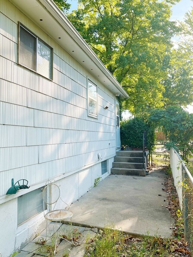 Building Photo - COMING SOON: Beautifully Updated Home in t...