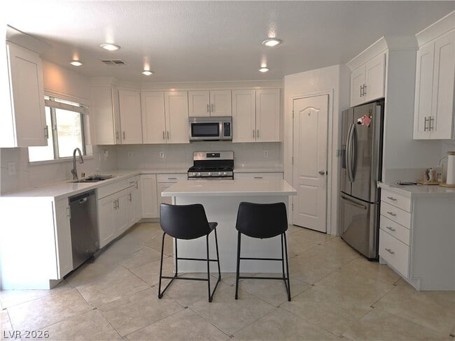 Building Photo - 6717 Yellowhammer Pl