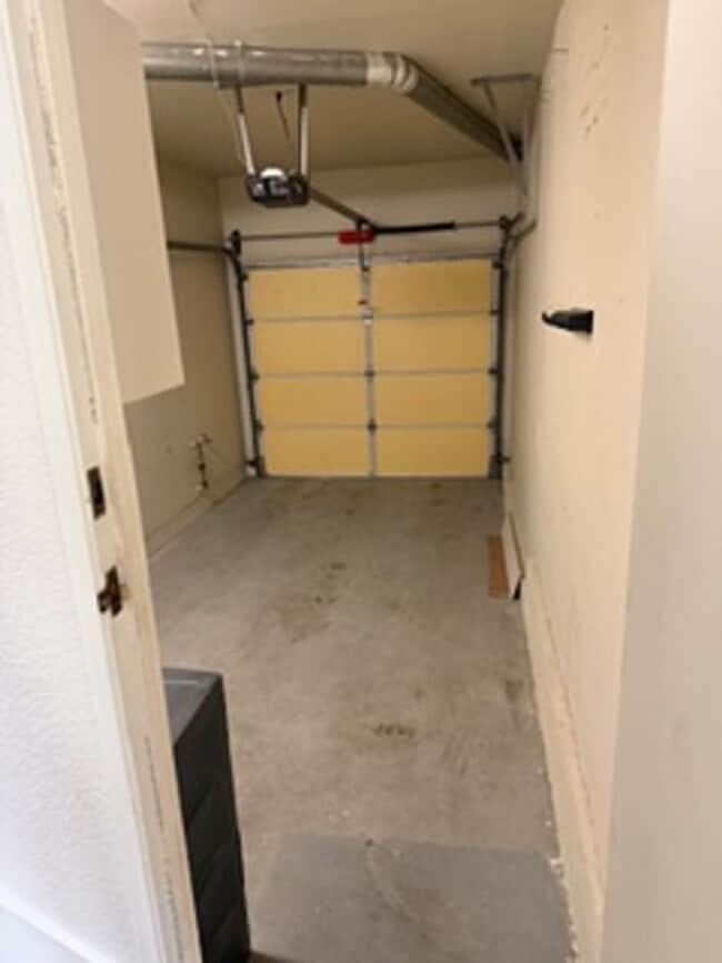 Building Photo - 2 Bed / 2 Bath Townhome in El Cajon
