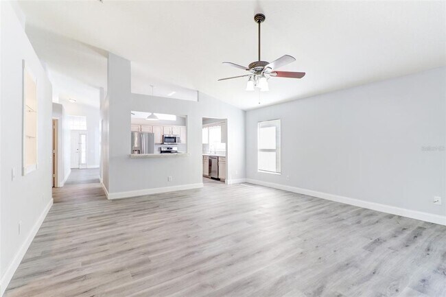 Building Photo - 29806 Morningmist Dr