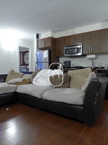 Building Photo - 23 E Concord St