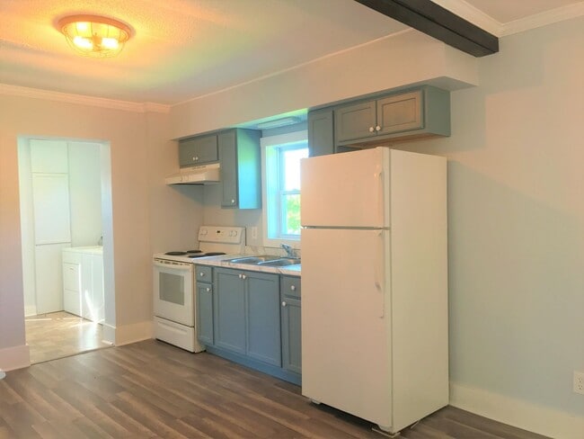 Building Photo - Adorable Rental located in South Hill