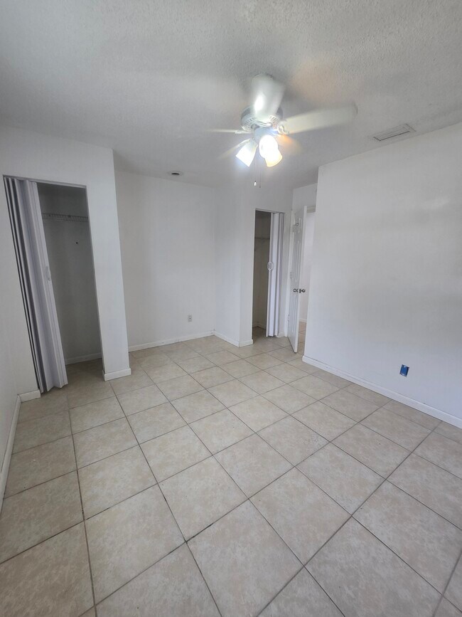 Building Photo - 9231 Antrim St