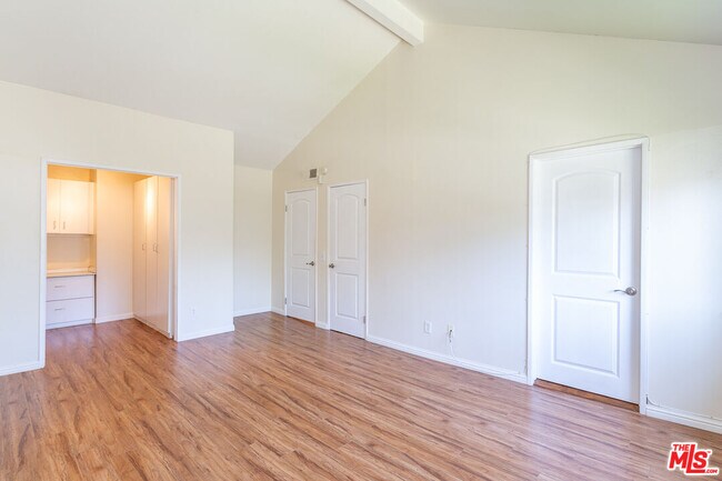 Building Photo - 910 19th St