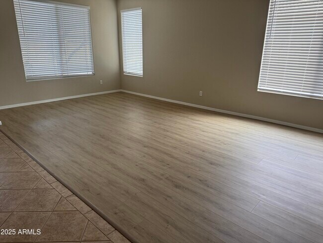 Building Photo - 2706 N 115th Dr