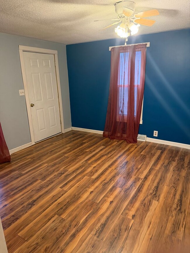 Building Photo - Abilene, Ks Rental