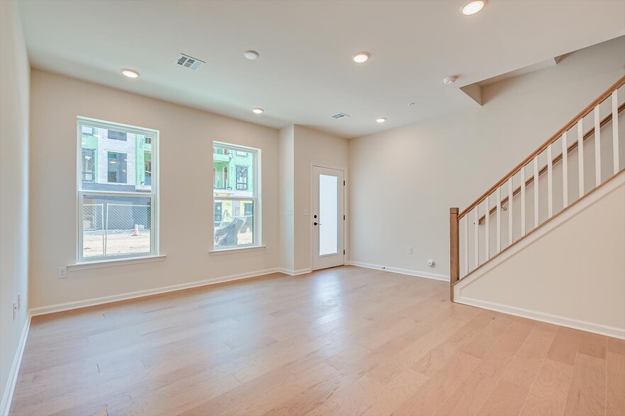 Building Photo - 317 Sadie Cir