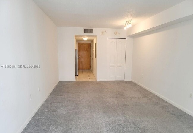 Building Photo - 1200 Brickell Bay Dr