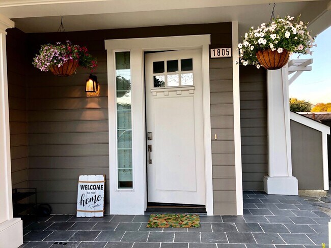 Building Photo - 1805 Gum St