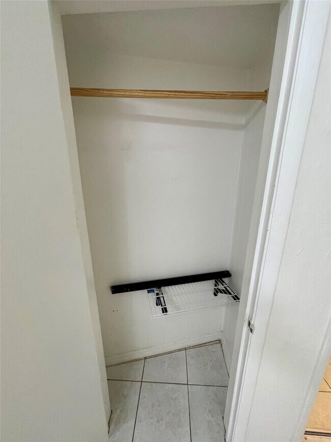 Building Photo - 2807 Polk St