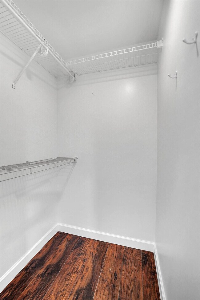 Building Photo - 4550 SW 68th Ct