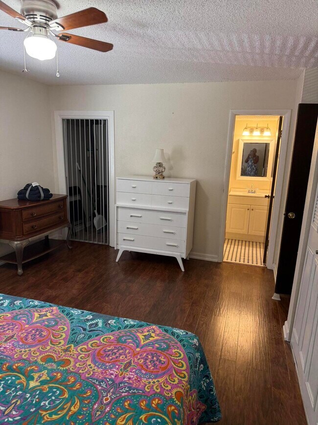 Building Photo - 201 E College Blvd