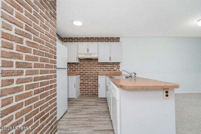 Building Photo - 1311 Paris Ct