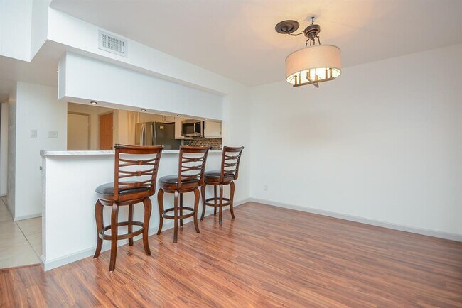 Building Photo - 14911 Wunderlich Dr