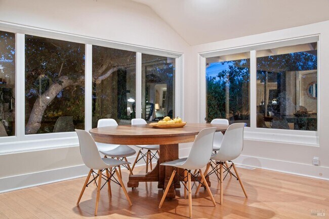 Building Photo - 40 Laurel Ave