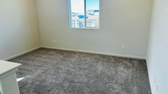 Building Photo - 3078 Feather Rd