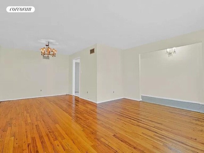 Building Photo - 175-32 Devonshire Rd