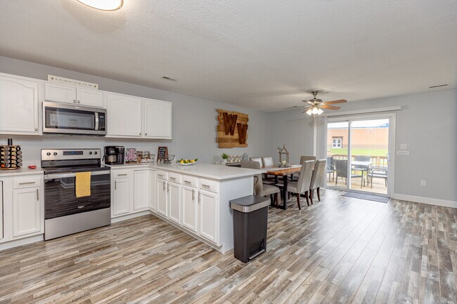 Building Photo - 117 Rystan Pl