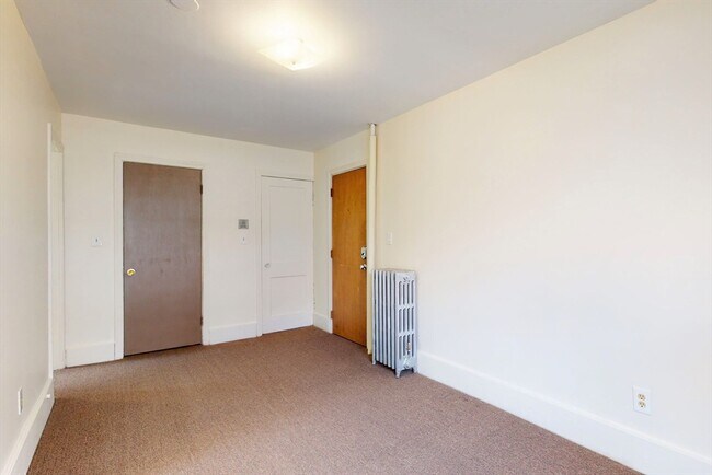 Building Photo - 34 Crescent 1 Crescent