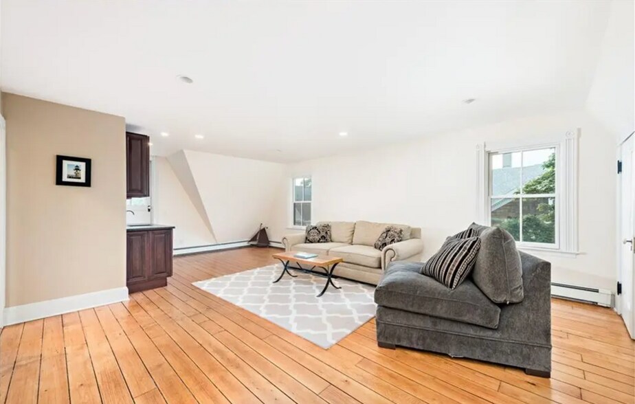 Building Photo - 17 Lincoln St