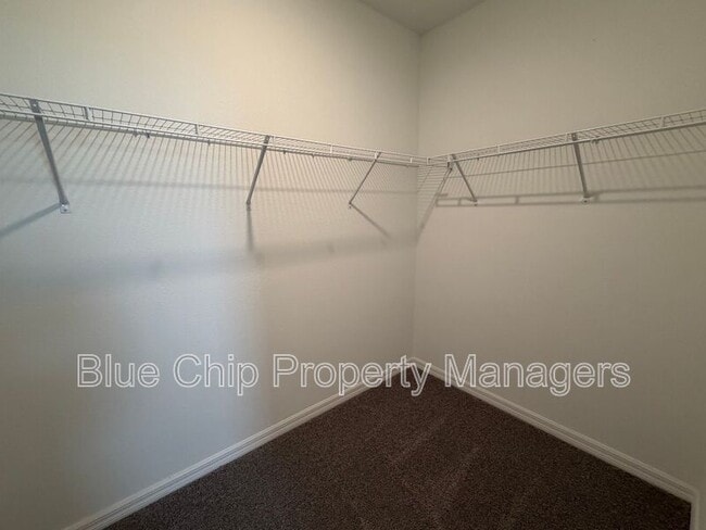 Building Photo - 10621 Quail Grv Wy