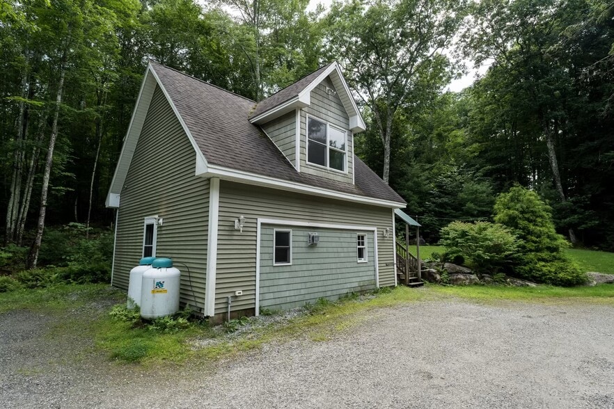 Building Photo - 19 Carignan Dr
