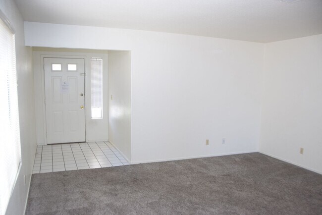 Building Photo - NORTHWEST - 2 STORY HOME - 4 BEDROOMS