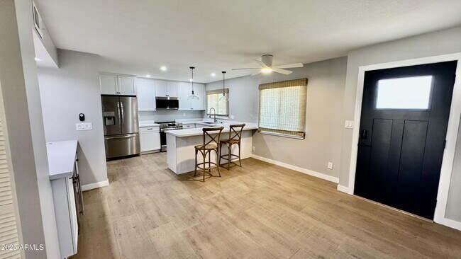 Building Photo - 8516 E McDonald Dr