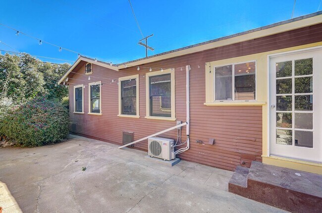 Building Photo - 2909 Cimarron St