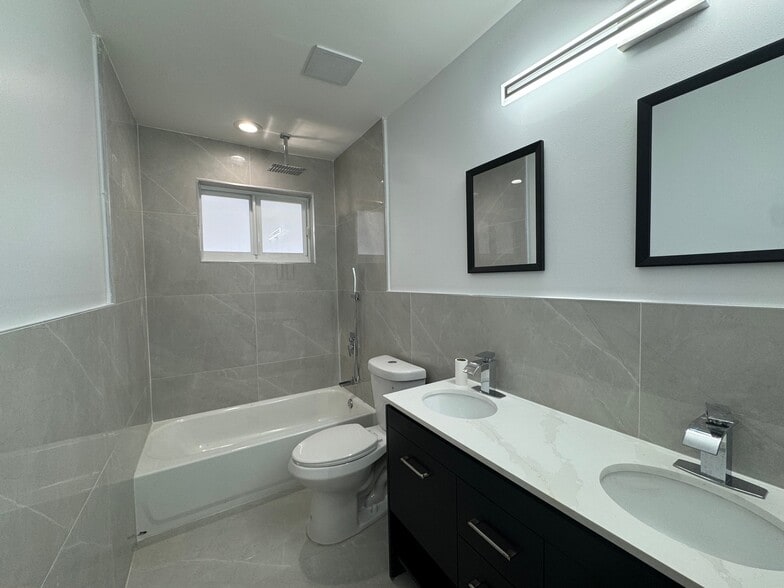 Building Photo - 2608 NW 3rd St