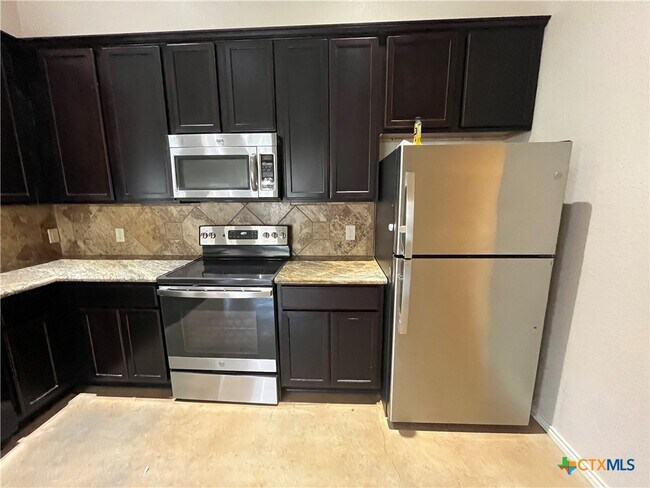 Building Photo - 268 Rosalie Dr