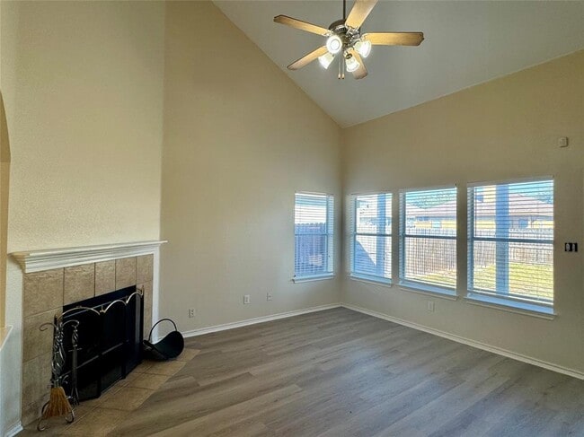 Building Photo - 11606 Hereford St