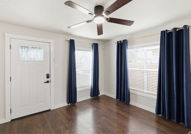 Building Photo - 413 W Wright Blvd