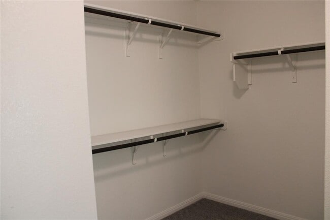 Building Photo - 13902 Ilex Dr