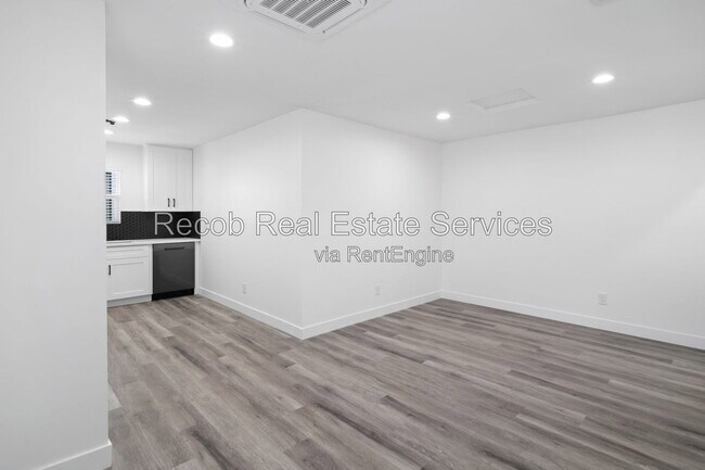 Building Photo - 6644 Rockglen Ave