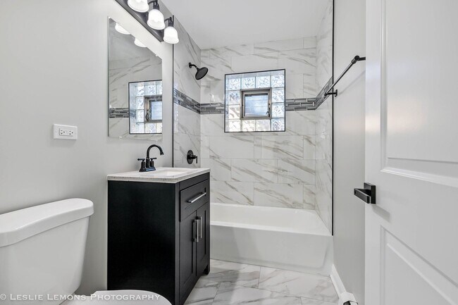 Building Photo - 7653 Roberts Rd