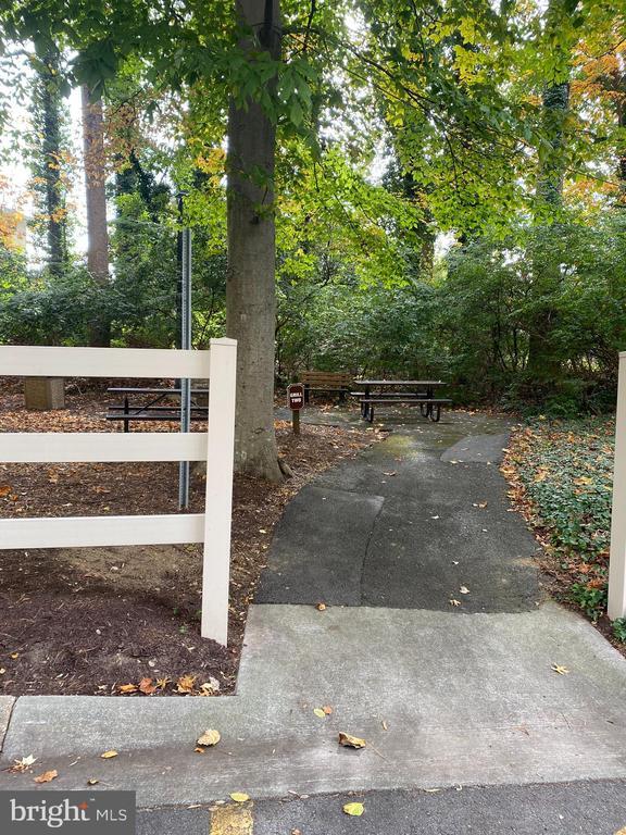 Building Photo - 5225 Pooks Hill Rd