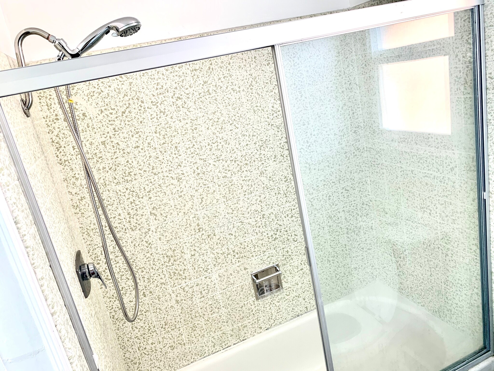 Building Photo - 6815 Moeser Ln