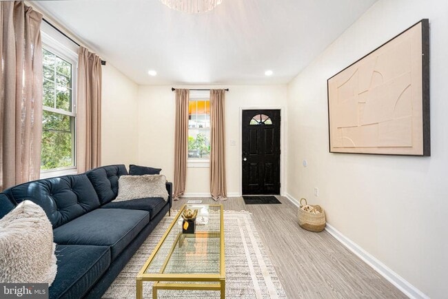 Building Photo - 2800 Upshur St